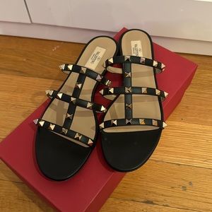 Valentino rockstud flat sandal. Size 40. Black. Ships in box.